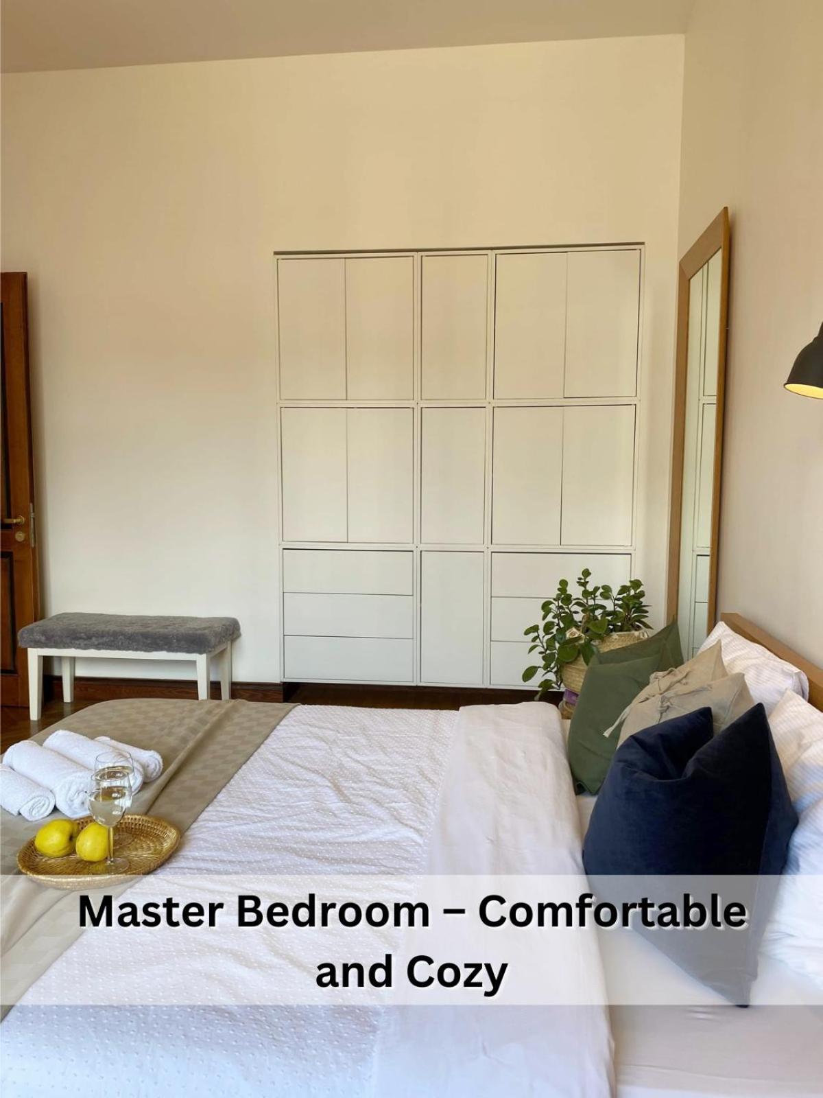 קובנה Spacious Old Town Apt, 3 Private Rooms, Sleeps 5-6 מראה חיצוני תמונה
